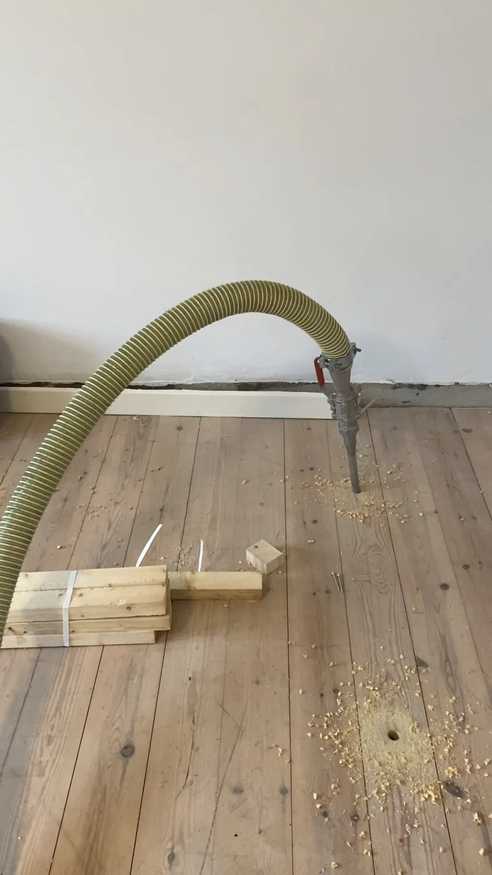 Indblæsning i etageadskillelse